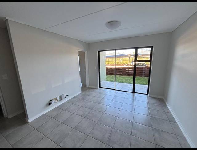 2 BEDROOM PROPERTY TO RENT IN MOOIKLOOF